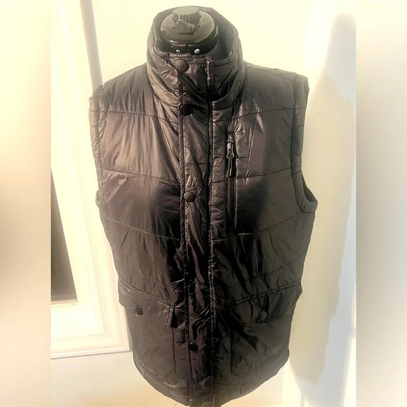 Kyodan Jackets & Blazers - Kyodan Outdoor Sz M Black Quilted Vest performance and protection.